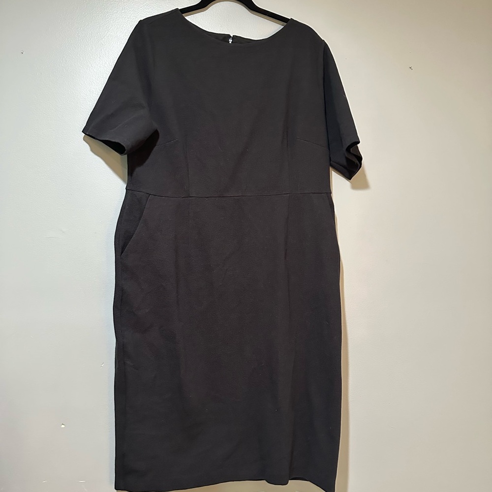 Loft Plus Knee Length Black Dress Size 18 with pockets!